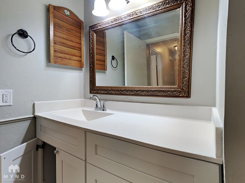 Building Photo - 4159 Amir St