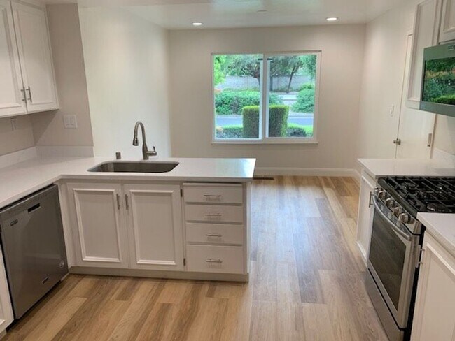 Building Photo - Pleasanton Valley, Pleasanton, 3 Bd. Retreat, 2 Ba., Near Downtown and Top Schools