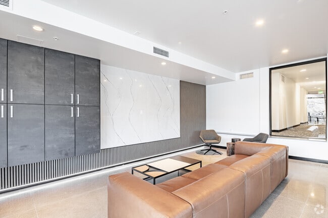 Clubhouse - Canyon View