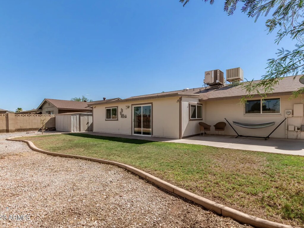 Spacious Backyard Mesa Arizona - 222 W Ivyglen St