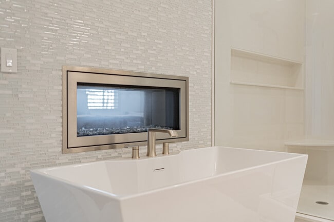 Building Photo - 949 Greenwillow Ln