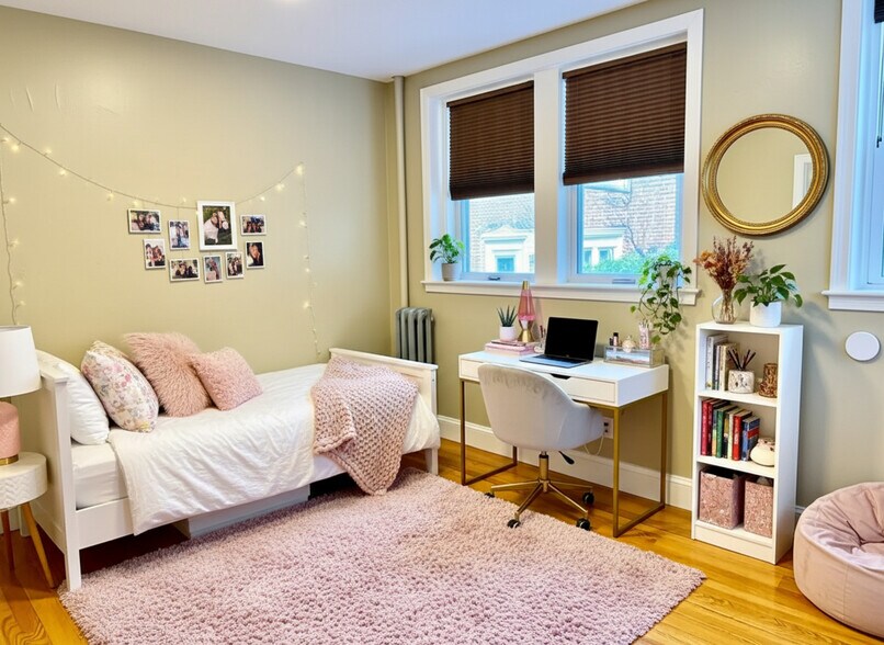 Building Photo - 68 Egmont St