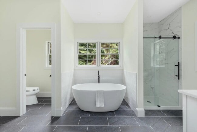 Building Photo - 1332 S Rd