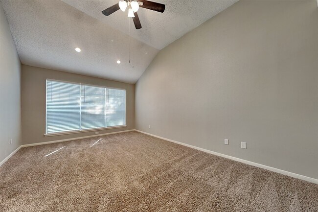 Building Photo - 79 Rockridge Dr