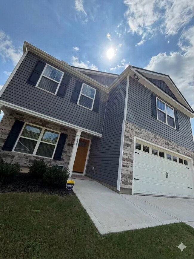 Building Photo - 121 Roocroft Ct