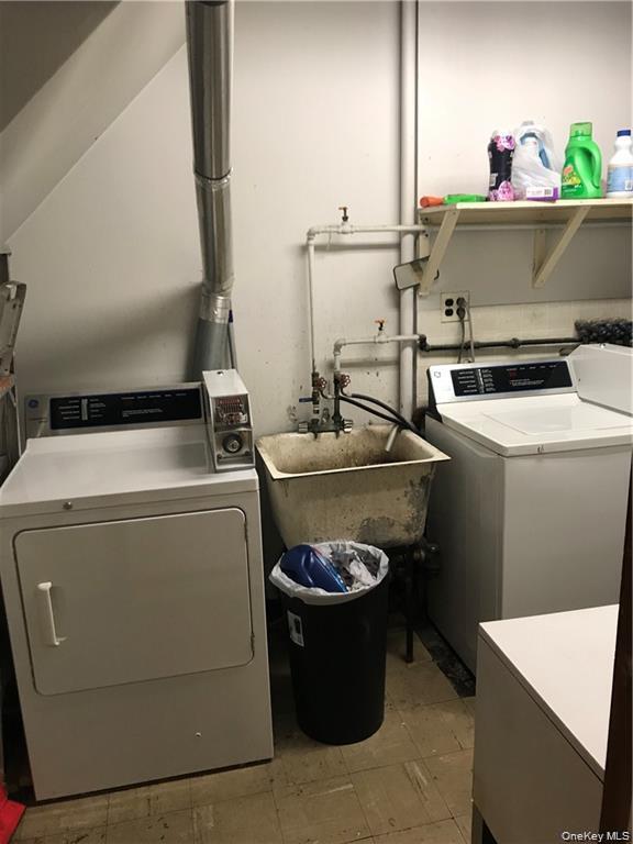 Building Photo - 1350 Edwards Ave