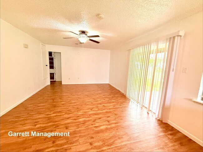 Building Photo - Spacious 3/1.5 Home for Rent!