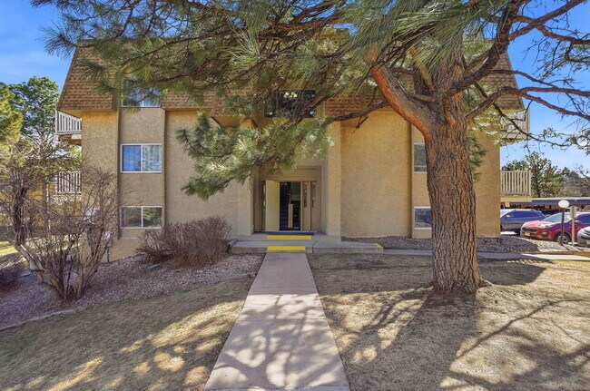 Building Photo - $1,195.95 - 1 Bed, 1 Bath Condo in Denver with Outdoor Patio Space