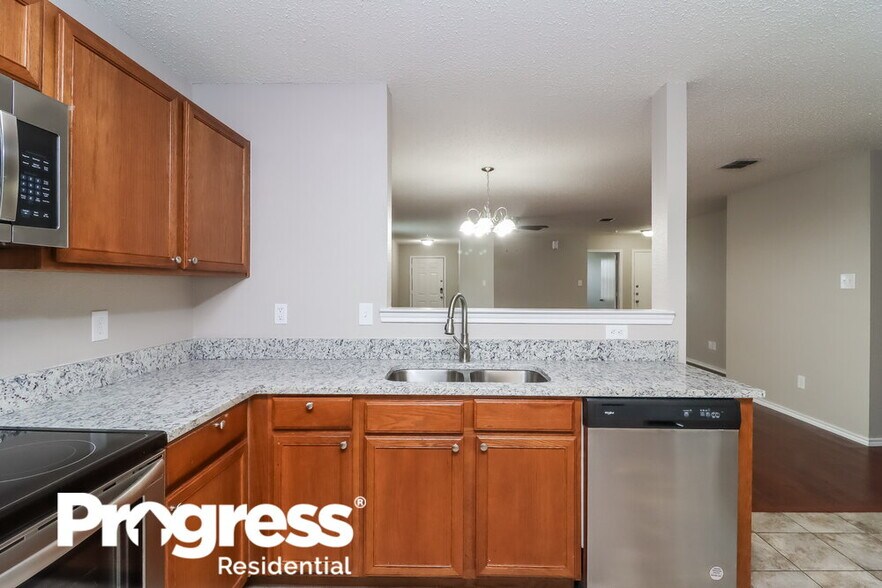 Building Photo - 509 Travis Ranch Tr