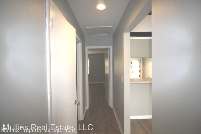 Building Photo - 2 br, 1 bath House - 4628 Woodside Dr.