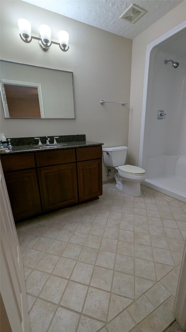 Building Photo - 530 S Shady Ln