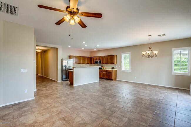 Building Photo - 17610 W Port Royale Ln