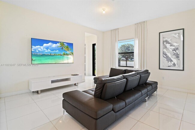 Building Photo - 16060 NW 89th Ct