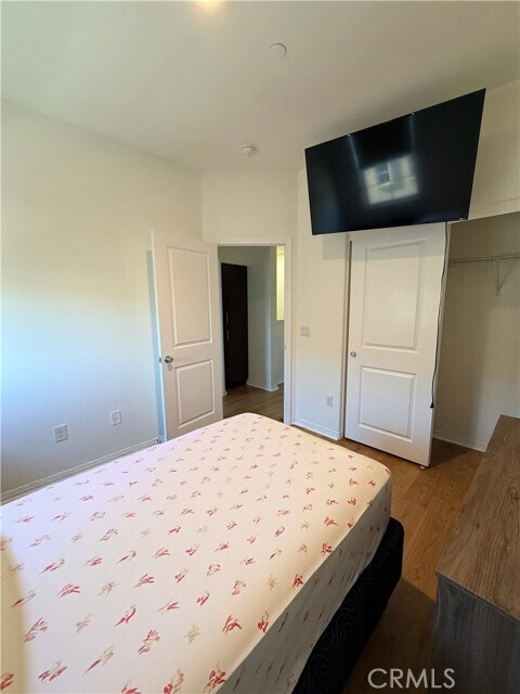 Building Photo - 818 Santa Fe Ave