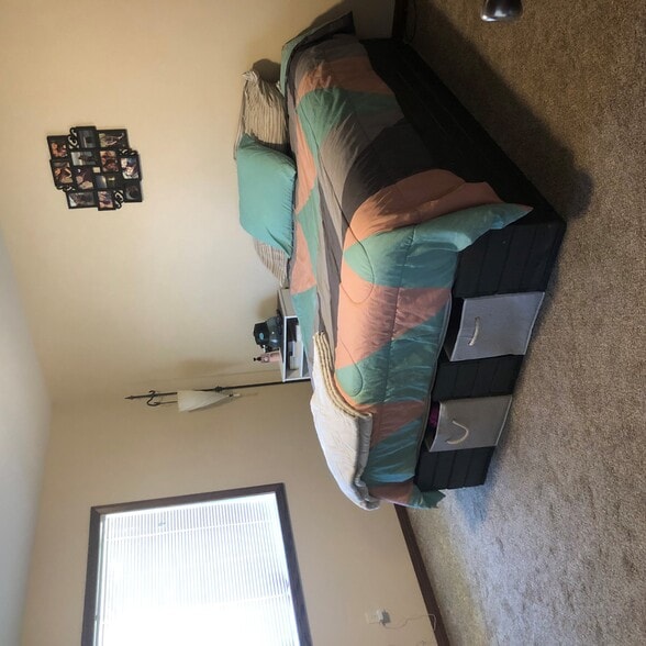Master Bedroom - 339 Railroad Ave