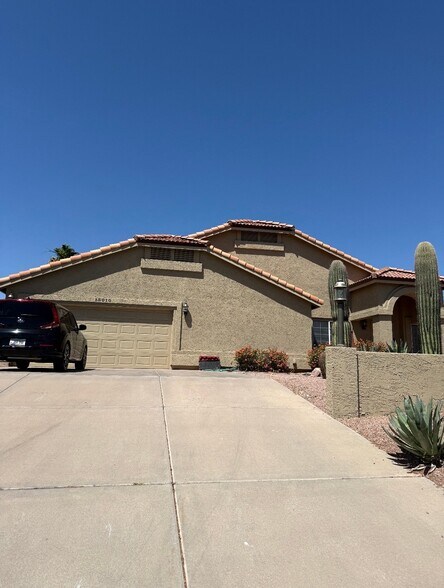 Building Photo - 15010 N El Pueblo Blvd