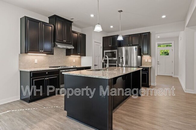 Building Photo - 441 Chinook Dr
