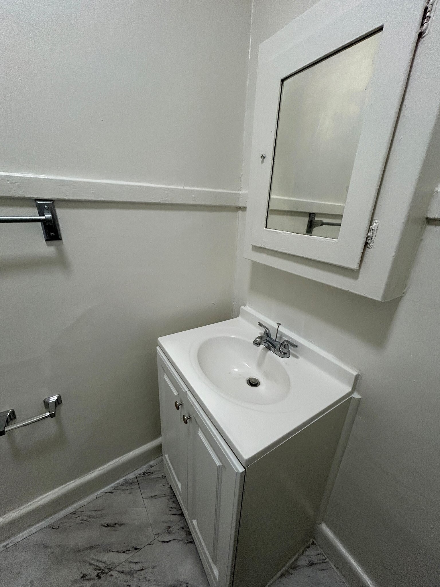 Building Photo - 808 N Poinsettia Pl