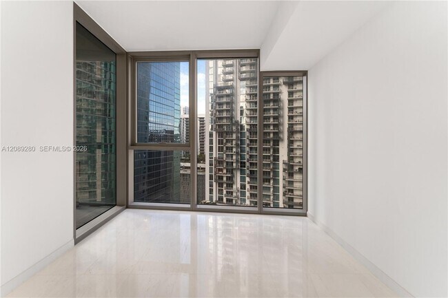 Building Photo - 300 Biscayne Blvd Way