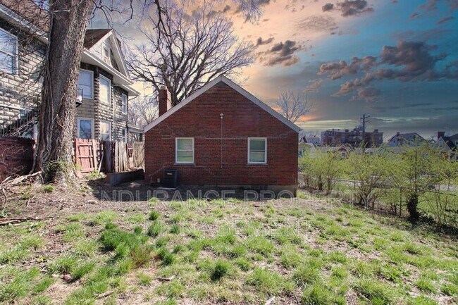 Building Photo - 937 Grand Ave