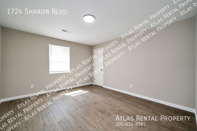 Building Photo - 1724 Sharon Blvd