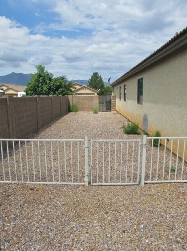 Building Photo - 4BR/2BA/2CG, 1889 sq.ft. home in Copper Sk...