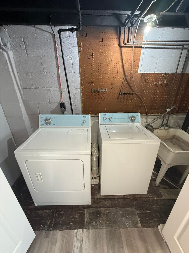 Building Photo - Price Reduction as of 12/1 — Freshly Renovated!