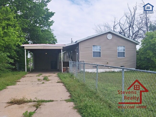 Primary Photo - 1507 SW Oklahoma Ave