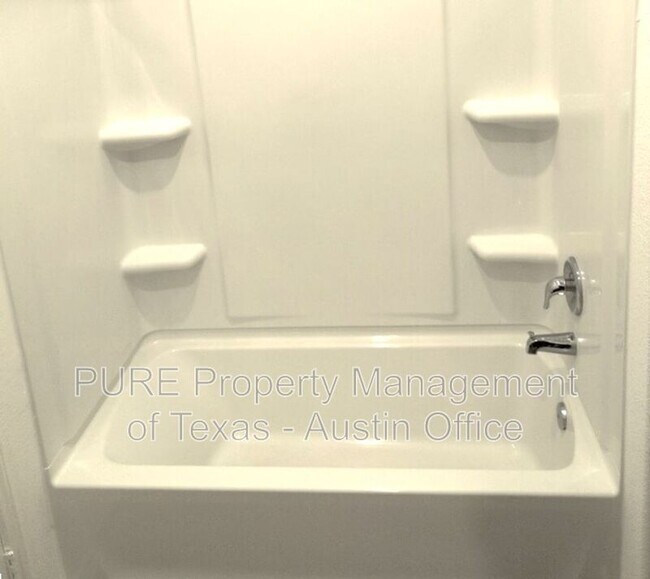 Building Photo - 12925 Michigan Shrs Trce