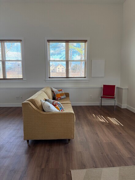 Building Photo - 30 Smith Bridge Rd