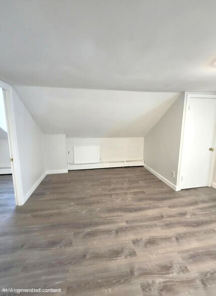 Building Photo - 22 Johnson St