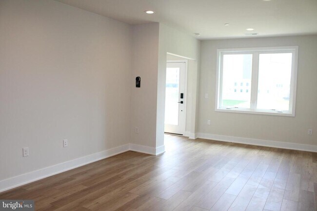 Building Photo - 205 Manion Aly