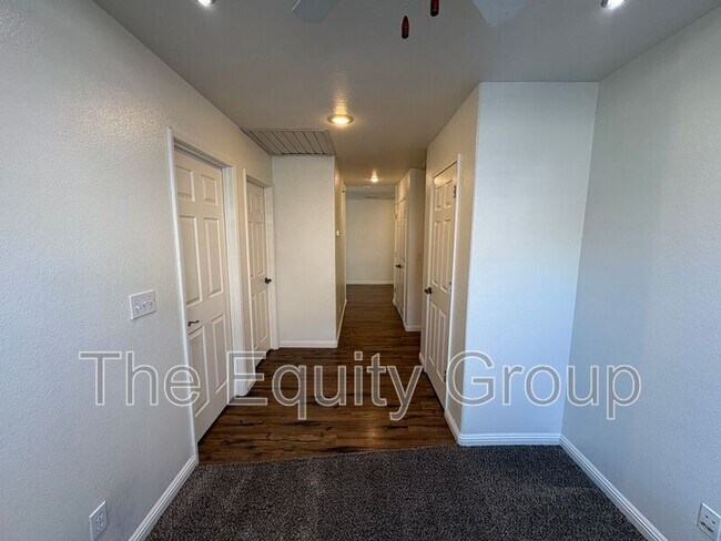 Building Photo - 429 N Amador St
