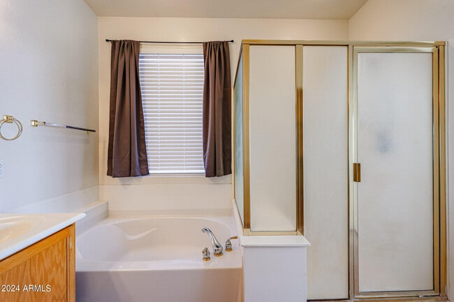 Building Photo - 11617 W La Reata Ave