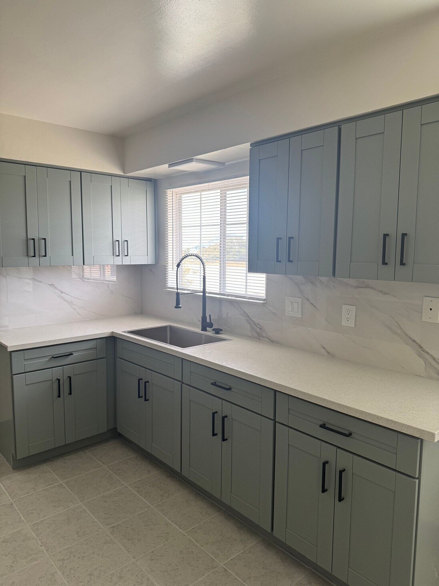 Kitchen/Sink - 5805 Alta Vista Ave