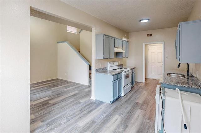 Building Photo - 919 Fairbanks Cir