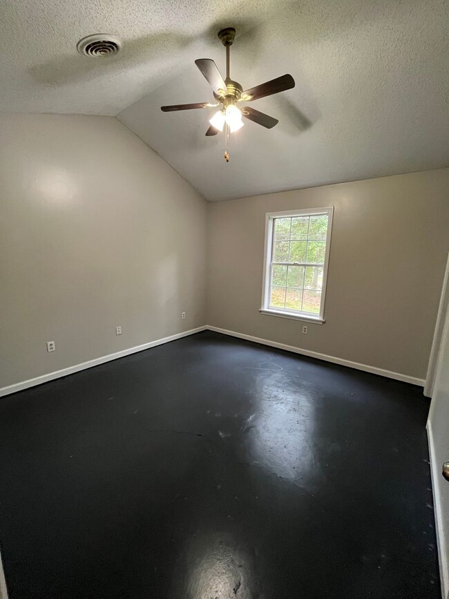 Building Photo - 3 Bed 3 Bath House
