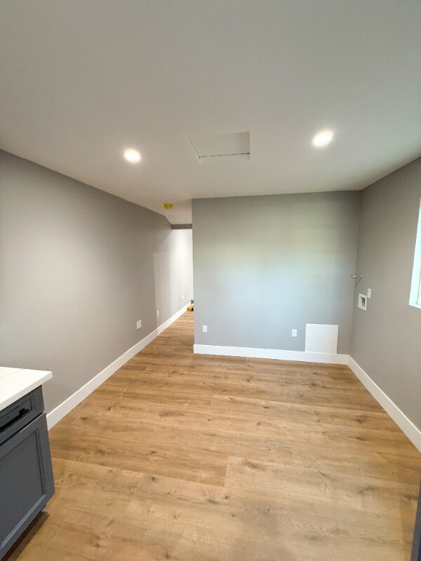 Building Photo - 7648 Paramount Pl