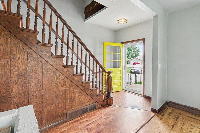 Building Photo - For Rent – 4 Bed 2 Bath Home