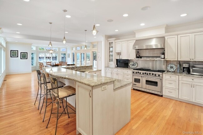 Building Photo - 605 Dune Rd