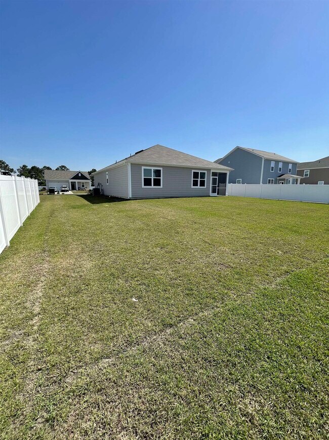 Building Photo - 5175 Yellowstone Dr