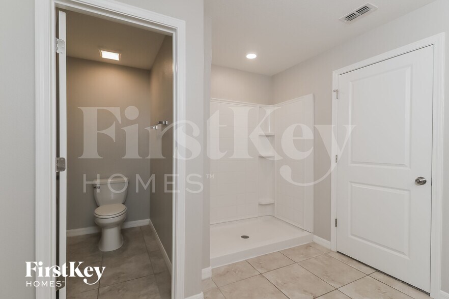 Building Photo - 10621 Standing Stone Dr