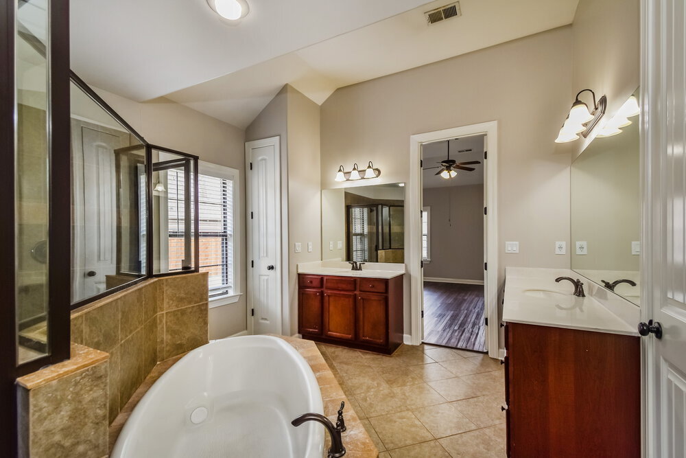 Building Photo - 6010 Abigail Bluffs Cove