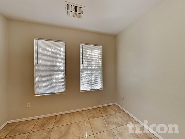 Building Photo - 6014 S 16th Ln
