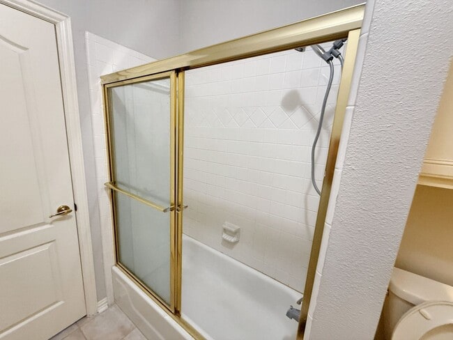 Building Photo - Comfort and Convenience in West Plano Living