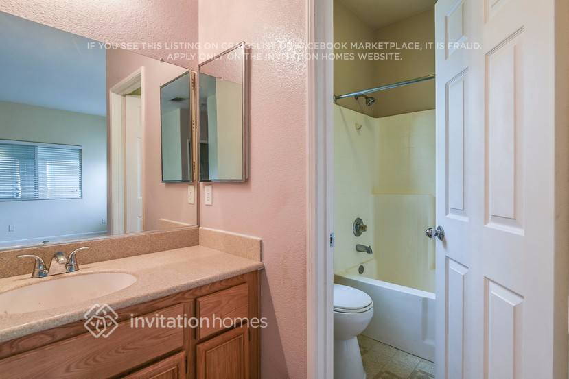 Building Photo - 43865 Gingham Ave