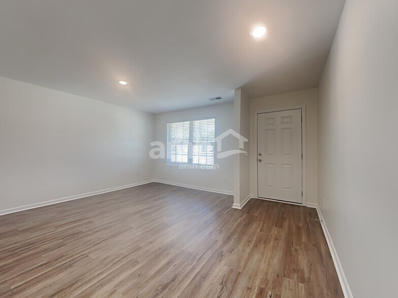 Building Photo - 1337 John Swann St