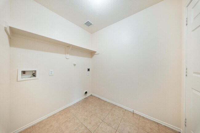 Building Photo - 5015 Bridgecrossing Ct