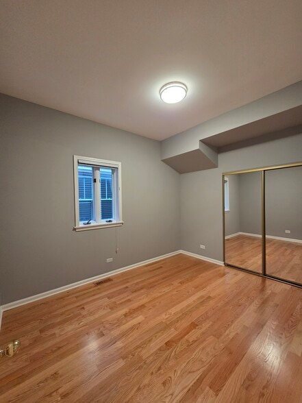 Bedroom 1 - 1229 W Wellington Ave