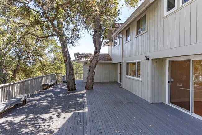 Building Photo - 13434 Old Oak Way